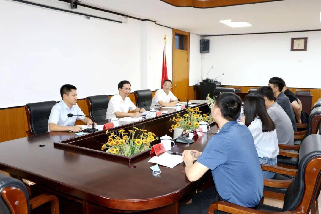 闽清县委书记孙利与在梅引进生座谈9月16日下午,县委书记孙利与省,市