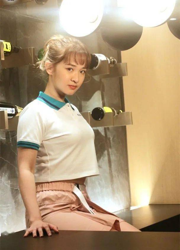 40日拍3套戏!新人陈紫萱拍住影帝发电影梦