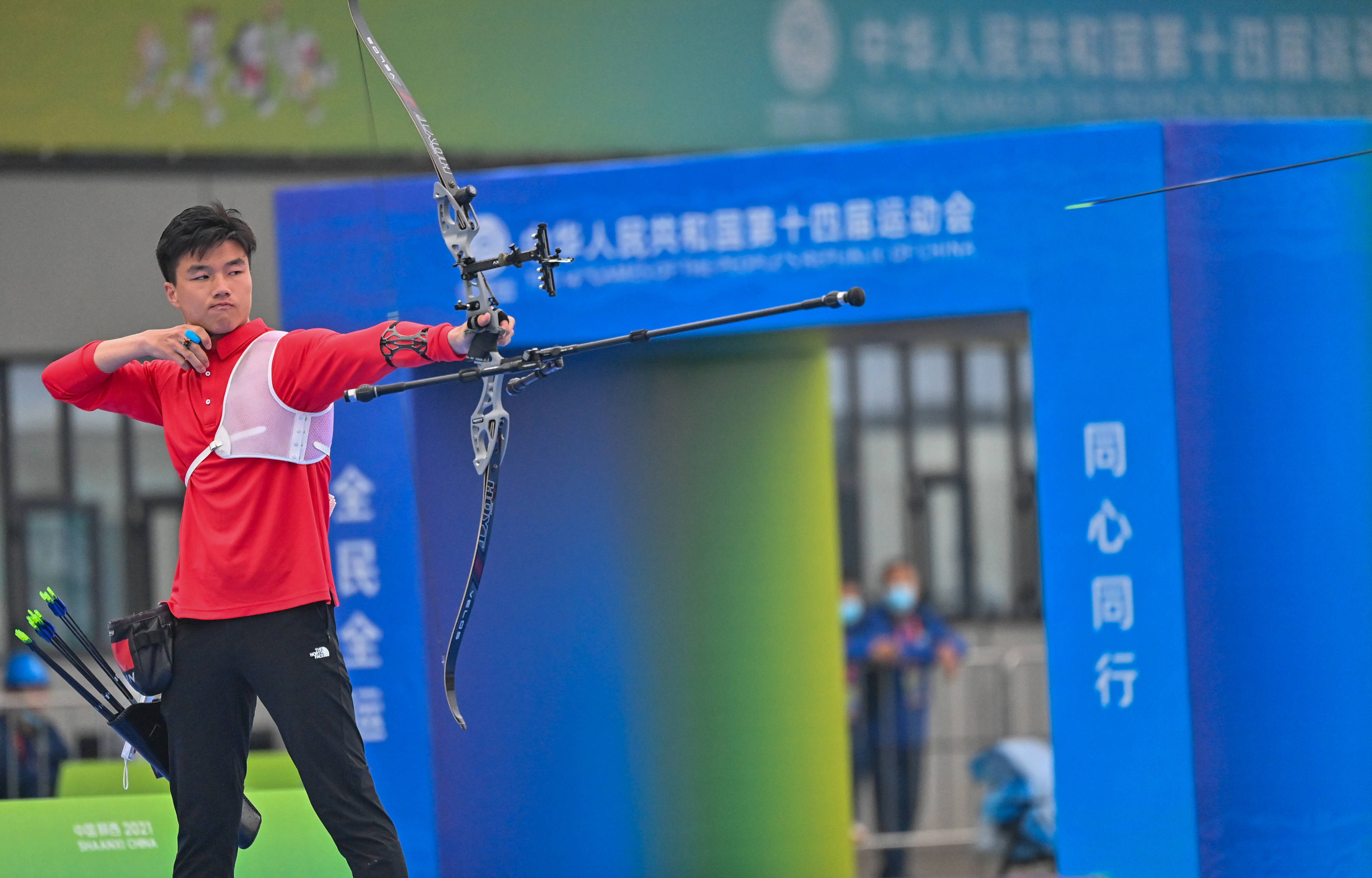 射箭男子反曲弓个人决赛吉林队选手魏绍轩夺冠