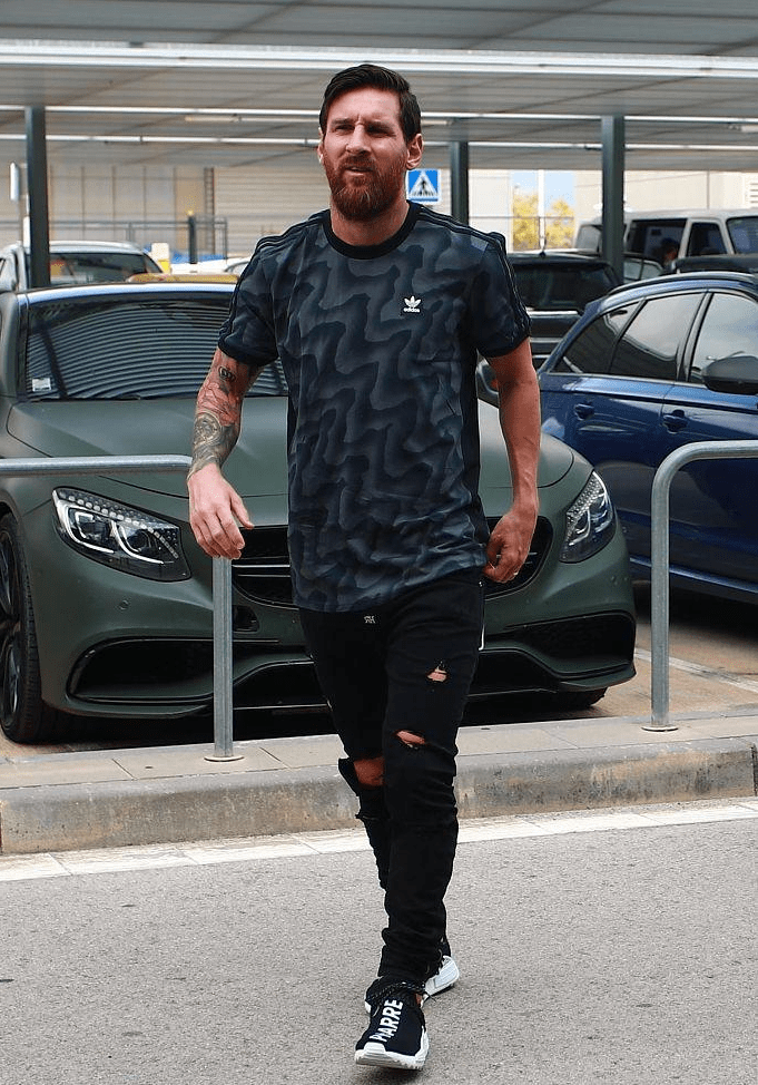 梅西要买4100万英镑古堡!日常穿搭名牌不断,衣品却常遭吐嘲