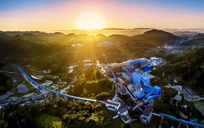 开阳,息烽,甘肃金昌,福建上杭,四川达州6大基地;主要从事磷矿采选,磷