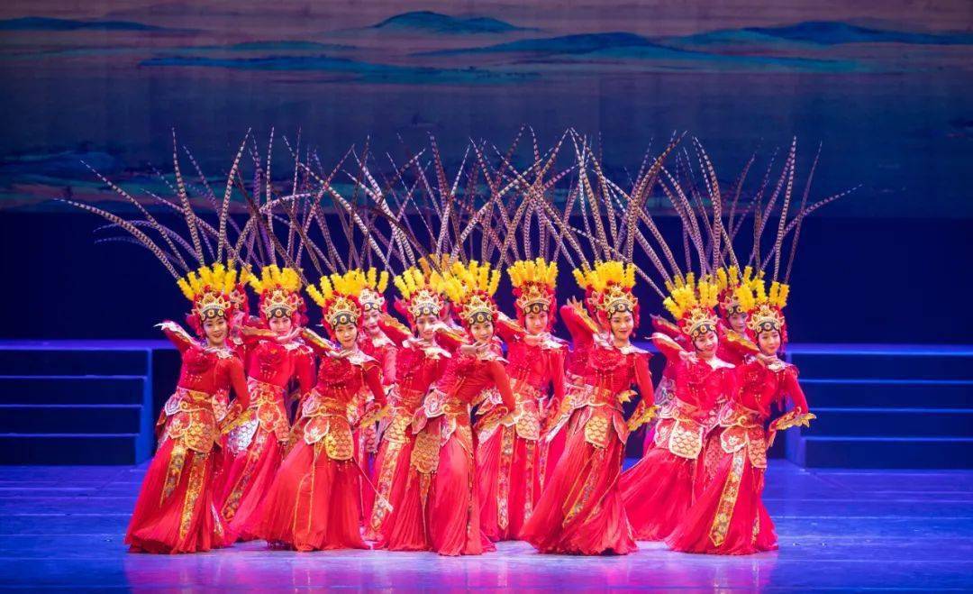 舞蹈专场一条大河以澎湃之势奔涌而来