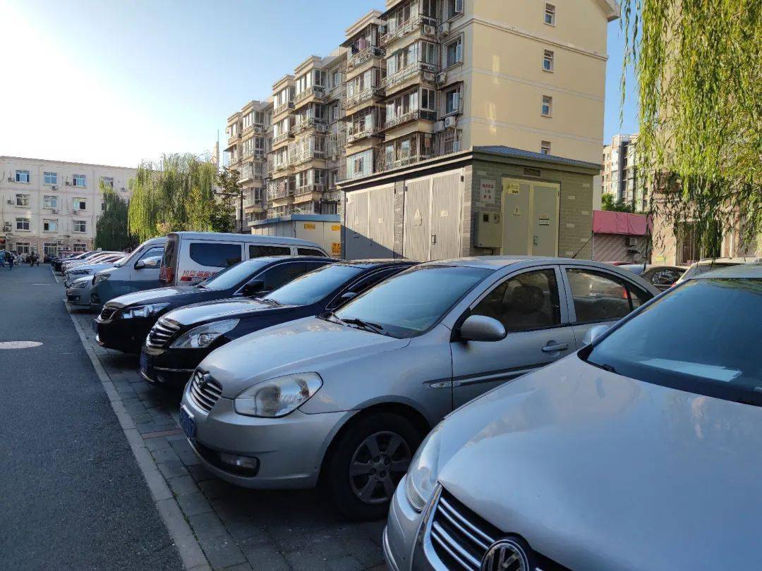 规范停车 让秩序更宽心