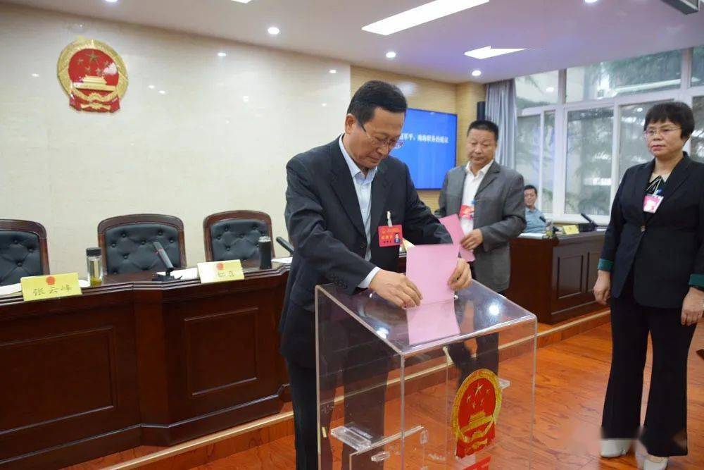 最新任命焦耀奇为王益区副区长邱彦刚为王益区监委副主任代理主任