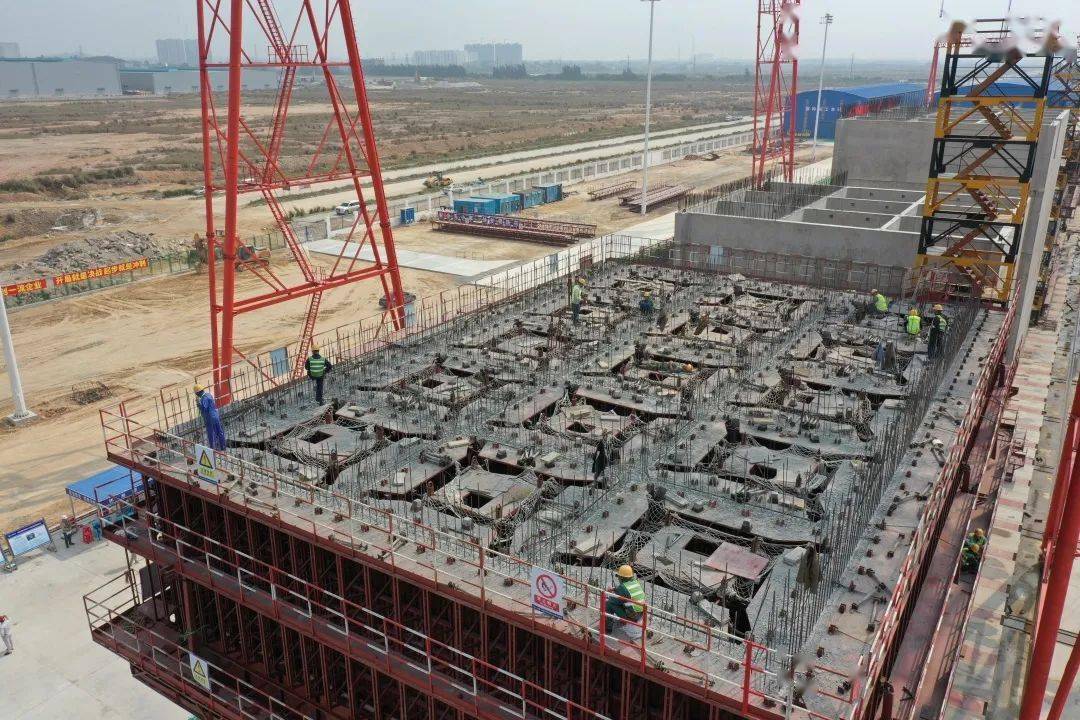 33座沉箱全部完成安装 || 北部湾港自动化码头建设取得阶段性成果_钦州港