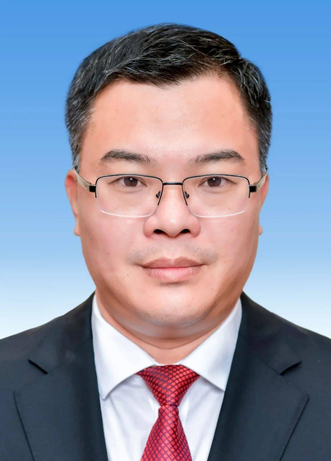 叶仁佑,男,汉族,1974年8月生,大学,中共党员,现任福州市委常委,福清