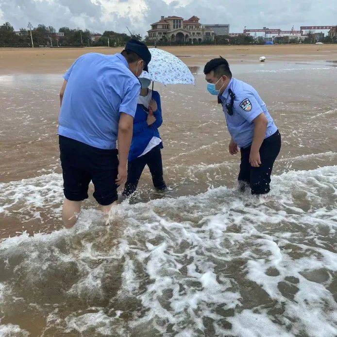 惊险！黄岛一女子因感情问题跳海轻生…… 开发区