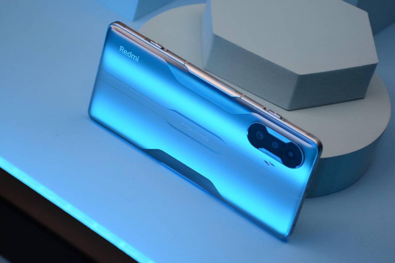 12gb 256gb 柔性直屏,现已跌至2418元,顶配旗舰售价更亲民了