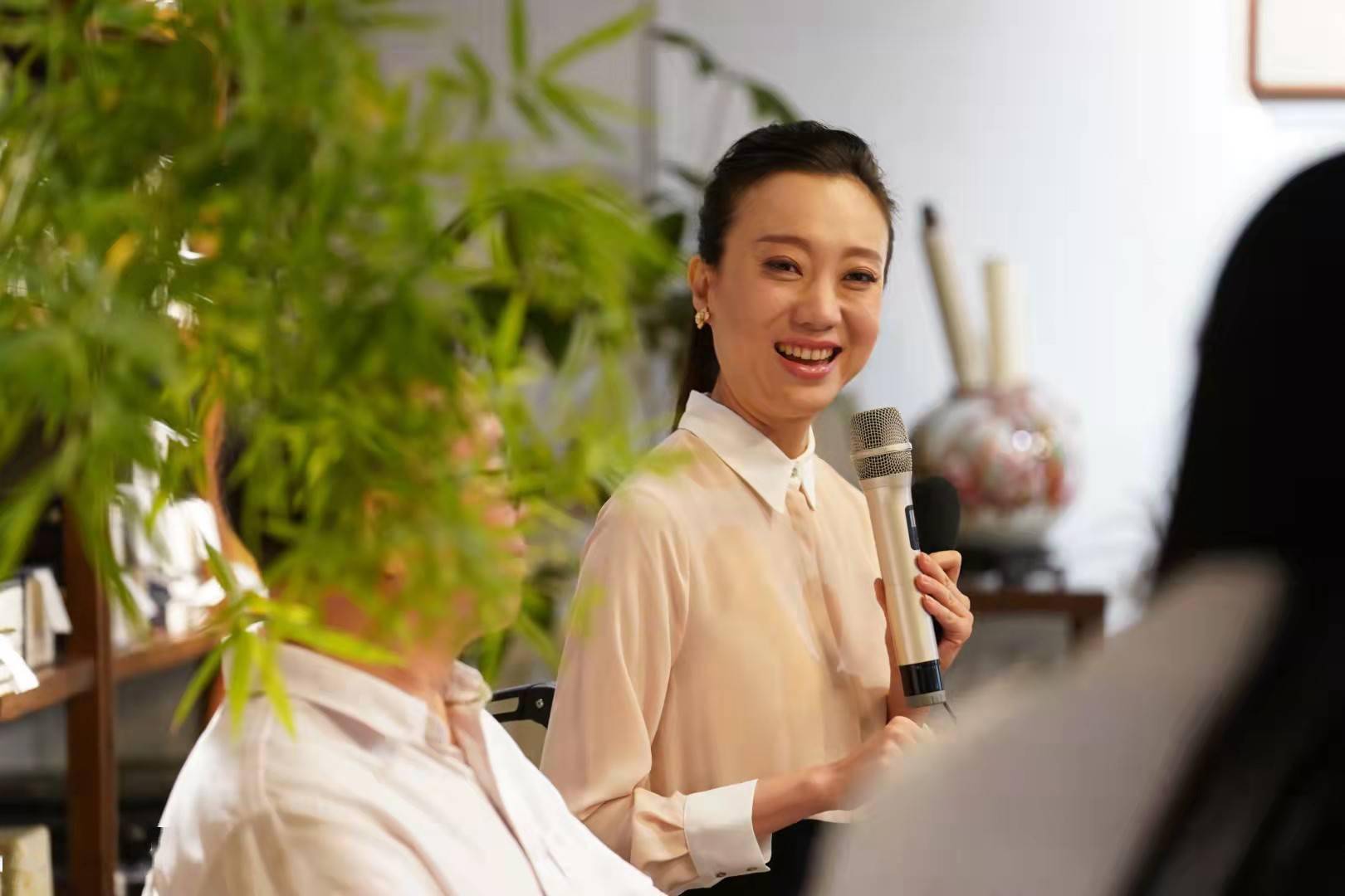 手印|舞蹈家刘岩新书问世，《手之印相》填补中国古典舞研究空白