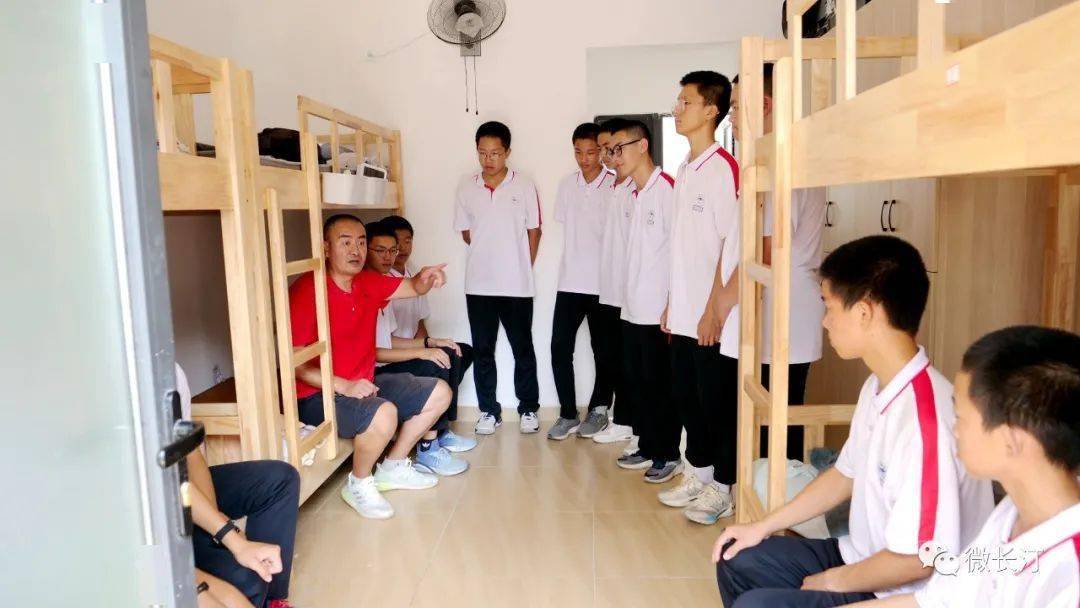 青山埋忠骨翠柏伴英灵长汀县举行2021年烈士纪念日向烈士纪念碑墓敬献