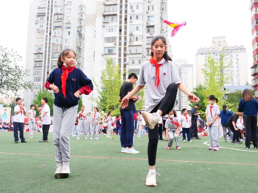 童心向党爱祖国快乐运动促成长北邮附小秋季趣味运动会