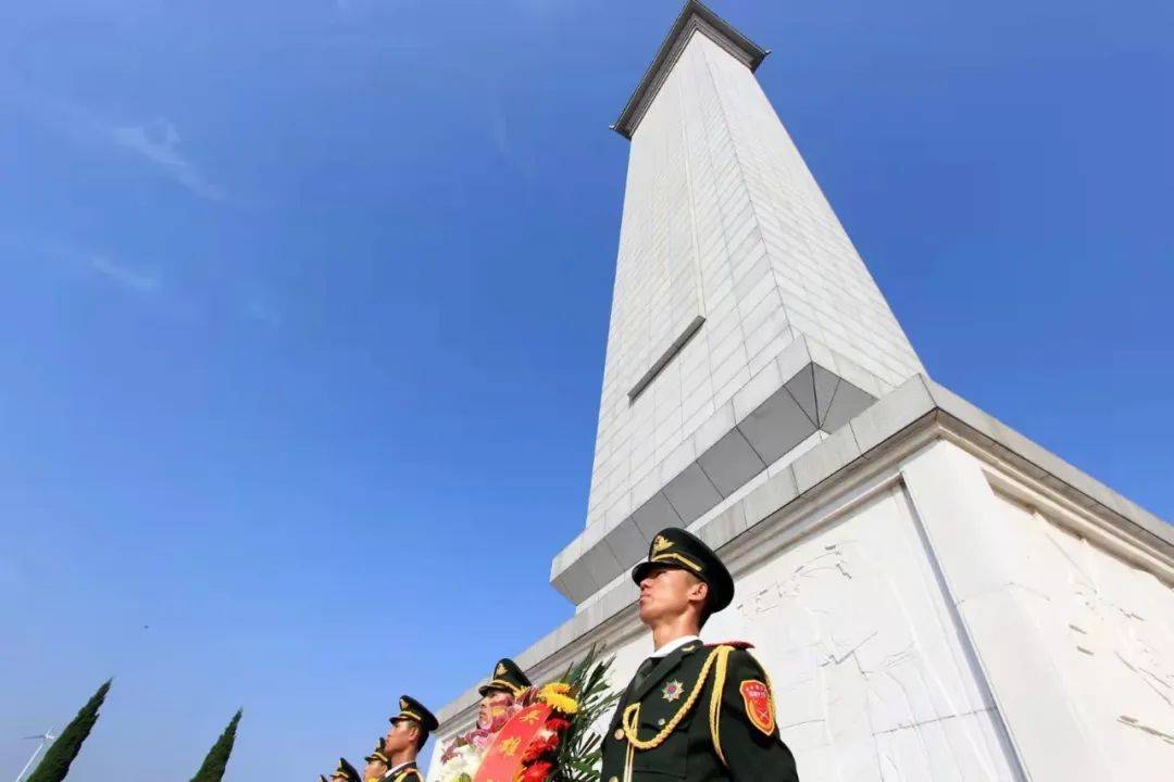 我市举行2021年烈士纪念日公祭仪式