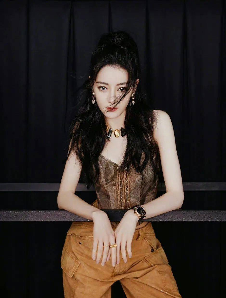 进行 秋冬就是要把棕色玩出彩