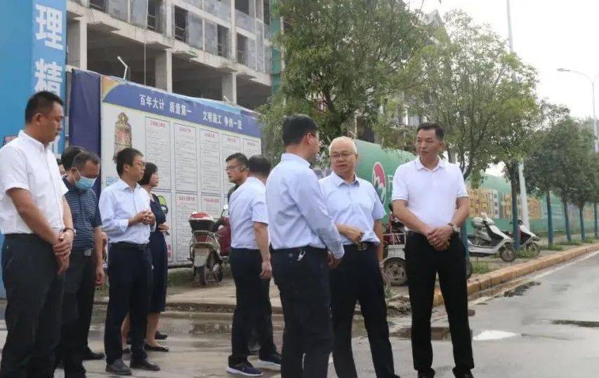 鄢陵县委书记带领队到万农农博城现场观摩