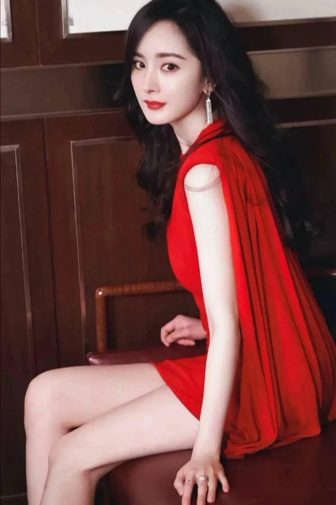杨幂容色绝丽不可逼视
