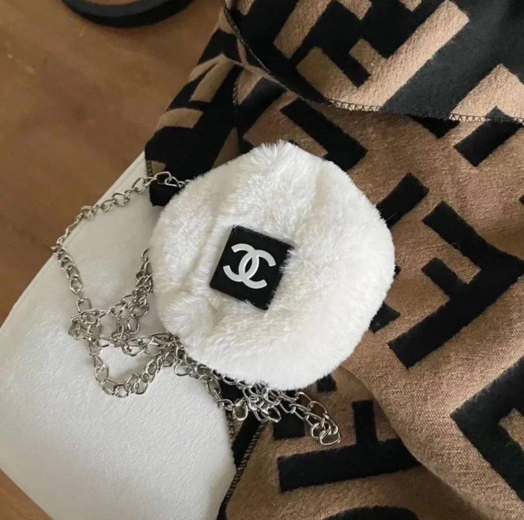 Chanel BV、Prada今年冬天的新包，比男朋友更适合抱！