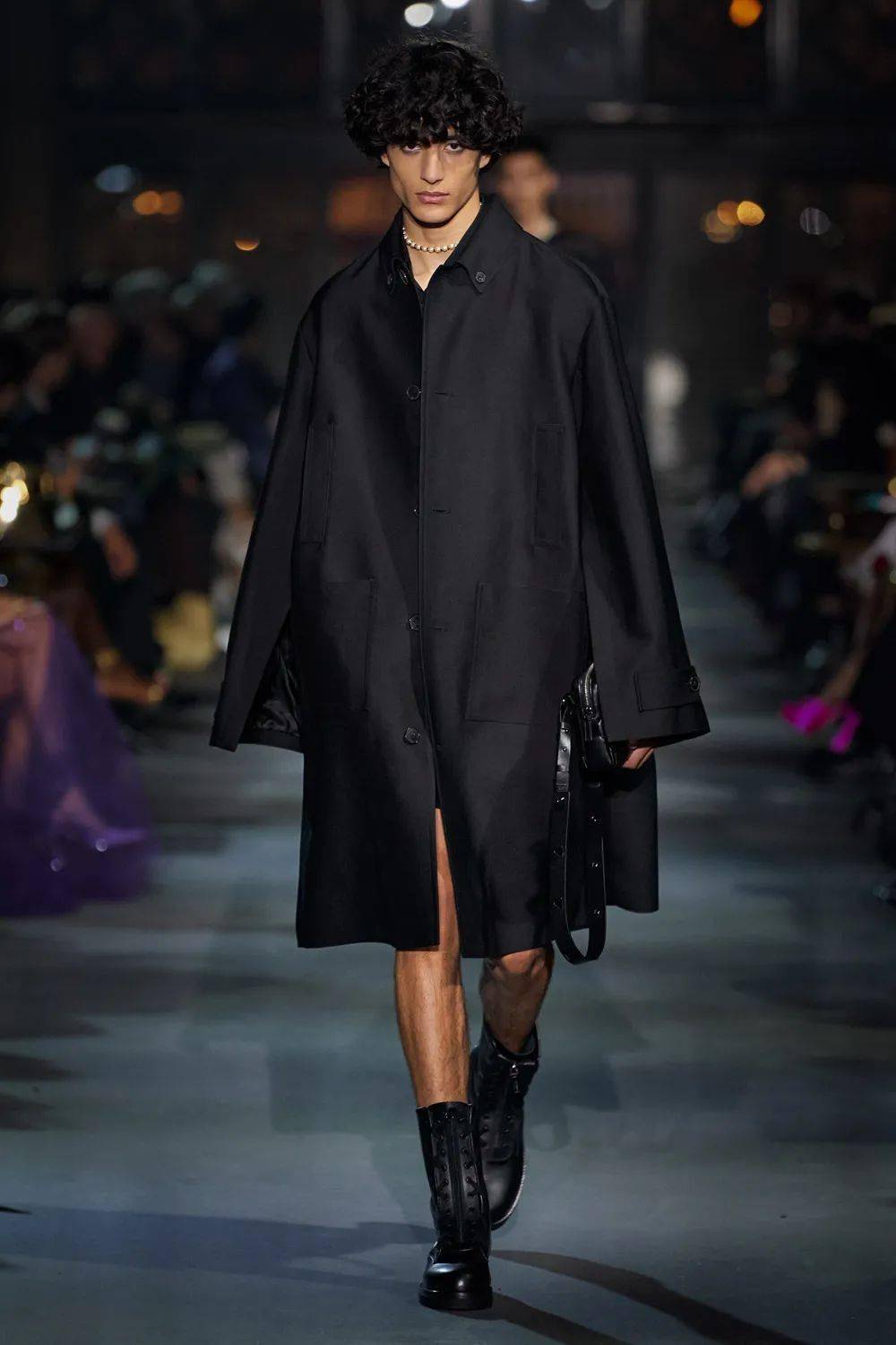 廓形 Valentino 2022 春季系列发布，刺绣、蕾丝、印花…… 尽显高级！