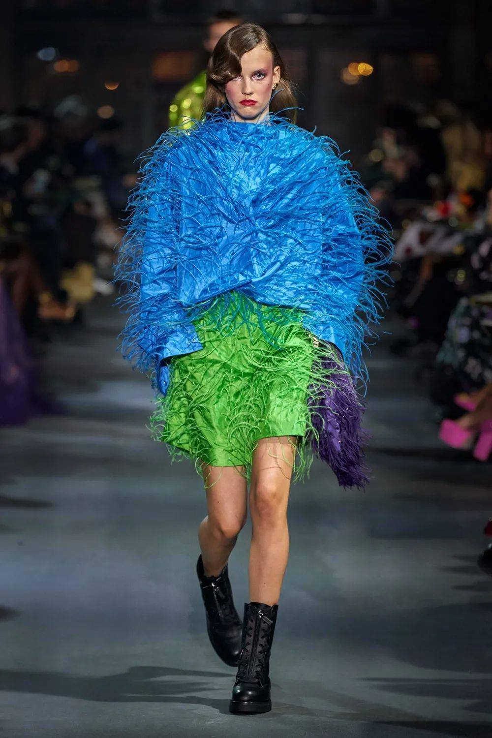 廓形 Valentino 2022 春季系列发布，刺绣、蕾丝、印花…… 尽显高级！