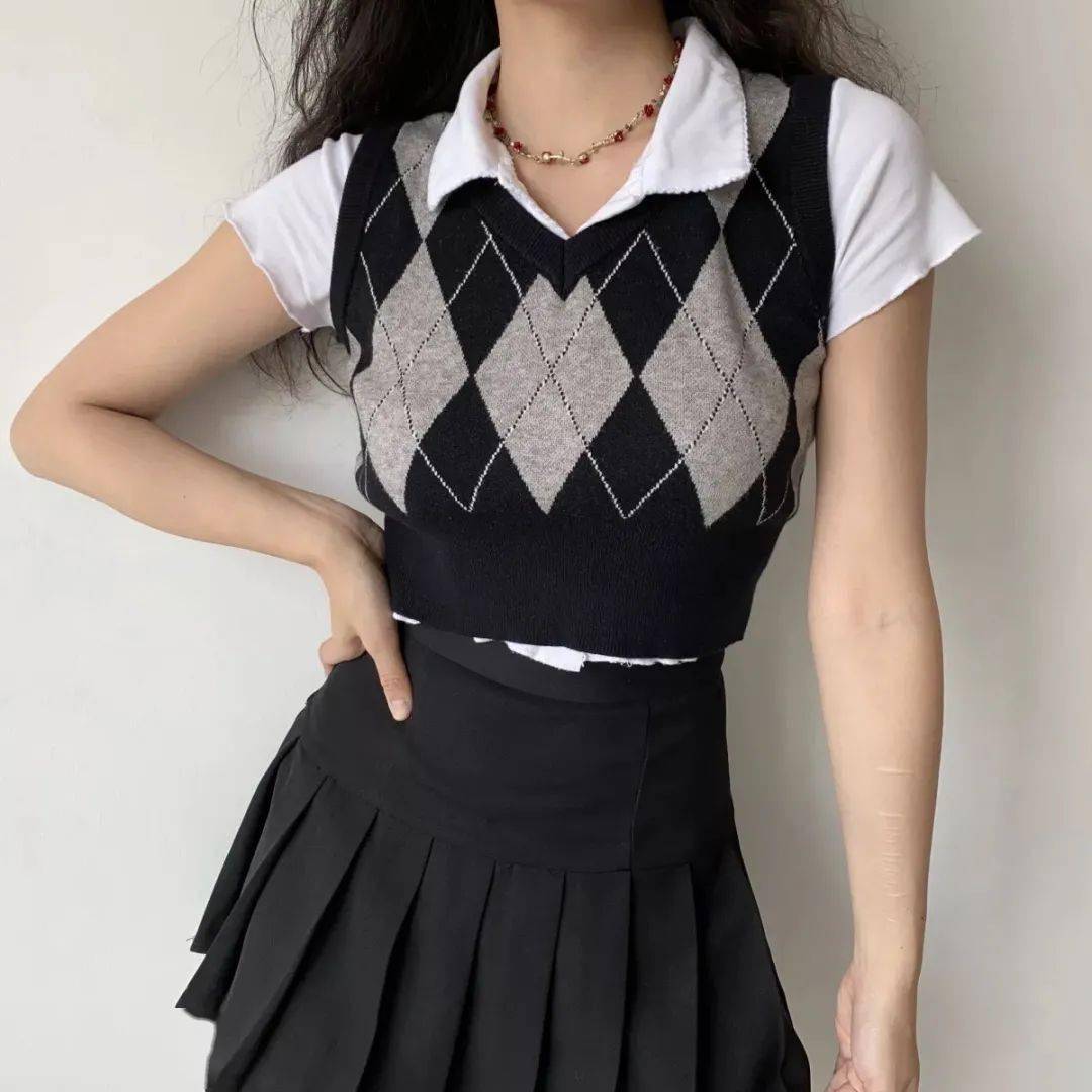 水手服 虞书欣、杨超越都在穿的水手服，究竟有多好看？
