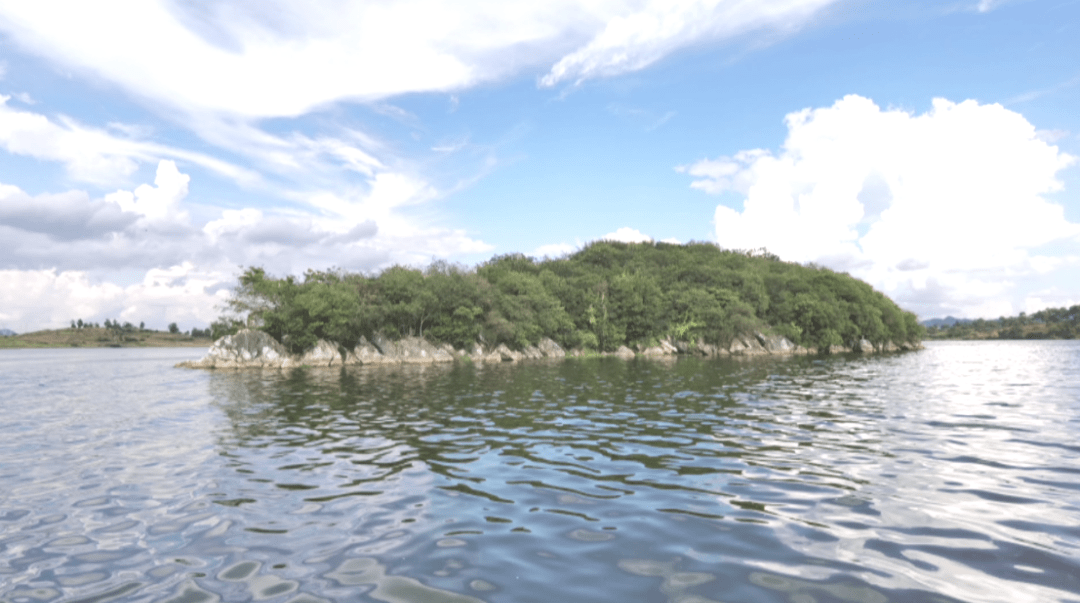 来黄金海岸, 直升飞机带你俯瞰听湖_砚山