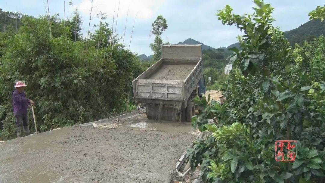 芦溪镇:东槐村道路与公园硬化项目建设有序推进