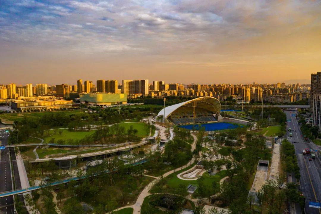 杭州2022年亚运会期间,公园南侧的体育馆将承办乒乓球和霹雳舞赛事