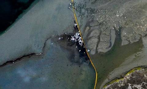 瞒报24小时?美国加州原油泄漏事故应对不力暴露了啥