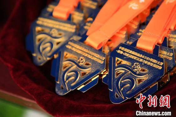 颁奖仪式|百队杯足球赛北京赛区比赛落幕 1200多支球队参赛