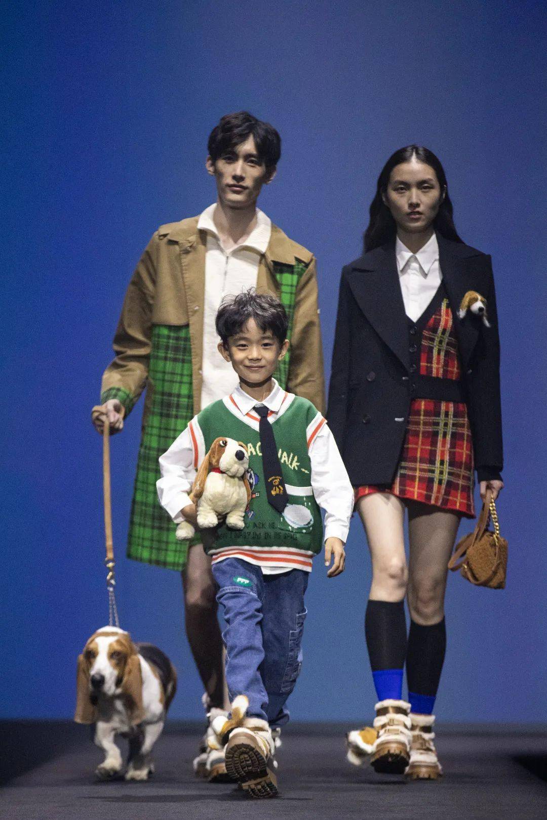 品牌 鞋王驭风逐梦，长跑者加速