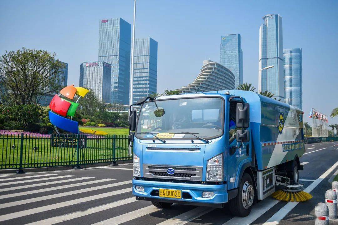 "担当与荣耀——北京环卫集团百次重大活动服务保障专题展览"开幕