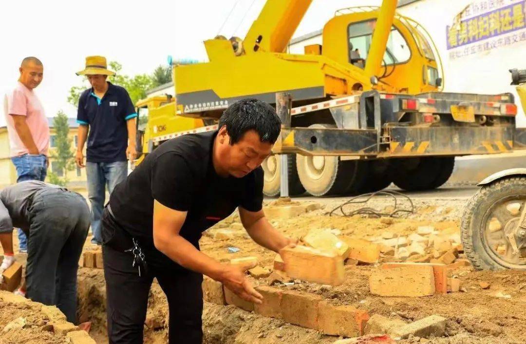 助人为乐 友善丨任丘西陵村 帮大哥 王万福 帮助别人就是我最大的快乐 刘秋英