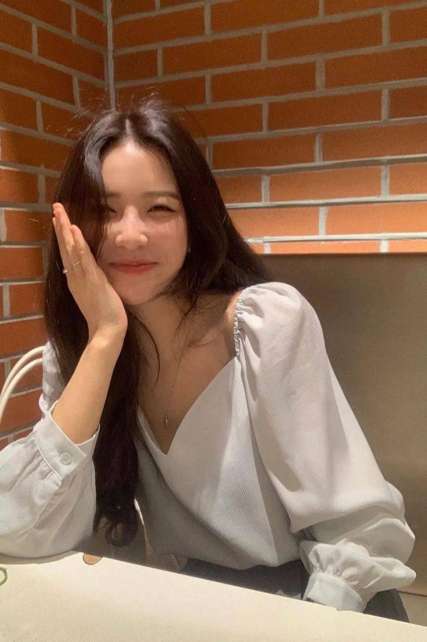 韩系 4 位宝藏 Ins 博主分享，我的穿搭都从这里取经