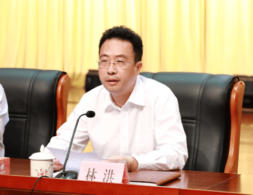 编辑,后从政,历任龙门县委常委,县委办主任,常务副县长,县长,县委书记