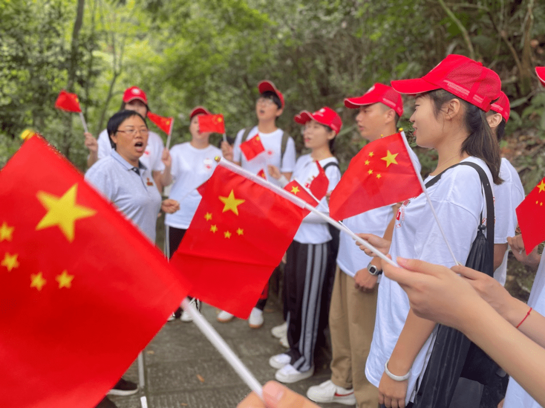 走新更走心江西百万大学生深入开展红色走读活动