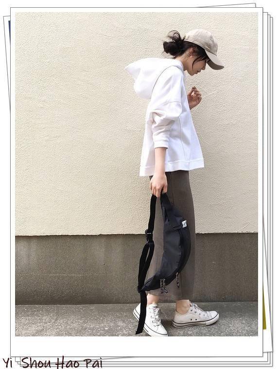 优衣库穿搭分享秋季 c4e6f7f0990e42da80a128012b383db9.jpeg