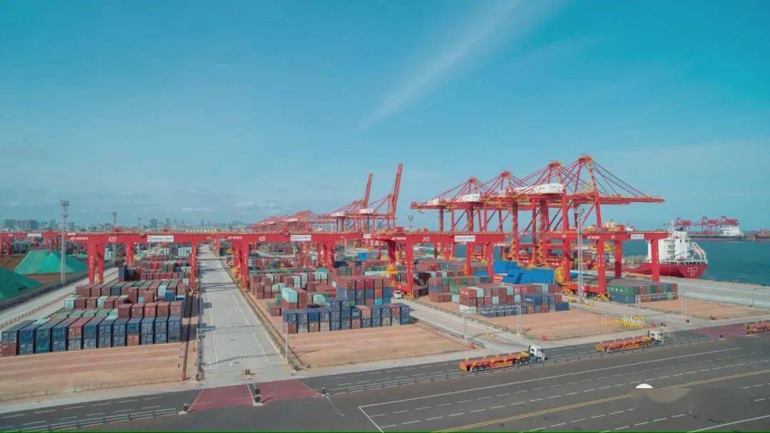 全球首个顺岸开放式全自动化集装箱码头在日照港启用