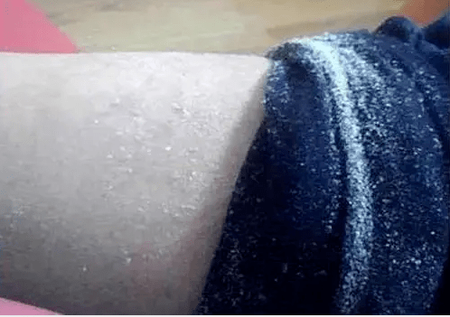 同事 阔腿裤烂大街了！入秋之后，这条裤子才是真时髦又显瘦！