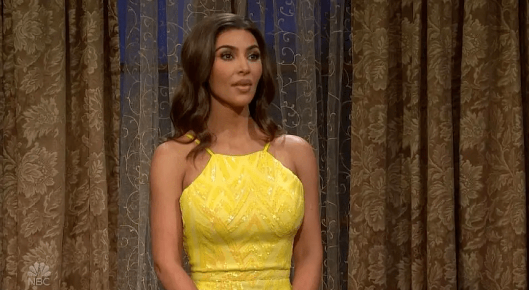 喜剧|斜杠又多一条!有3.6亿粉丝的金·卡戴珊化身一日喜剧打工人