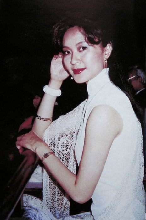 屠洪刚前妻近照曝光:一代北影校花,如何毁于一场婚姻?_方舒