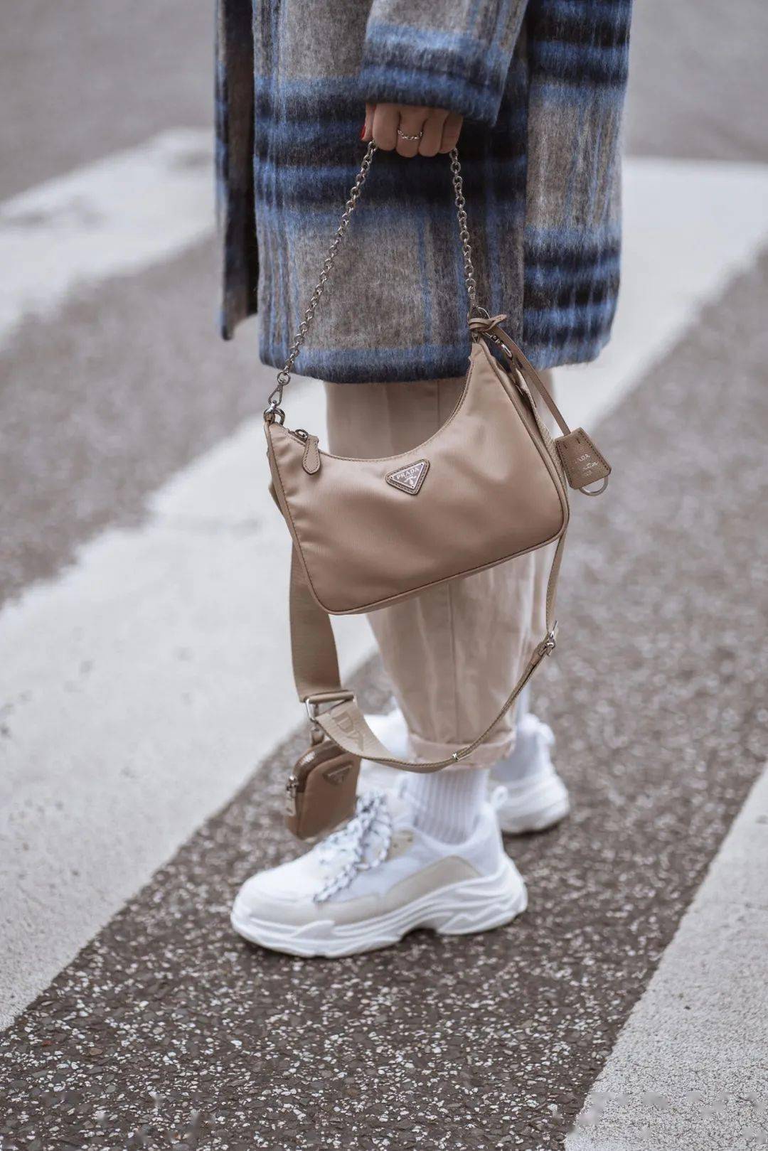 系列女星都在背的腋下包，买这 4 款准没错