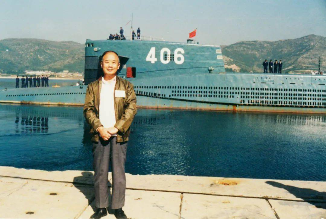 赵仁恺又和同事们无条件离开北京 1985年赵仁恺(左二)现场试验归来