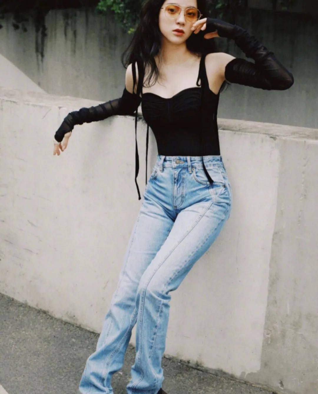 instagram美女穿搭 f6b99549e3a64c3b93ddc3d937b5e619.jpeg