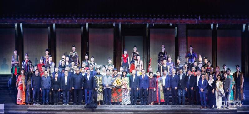 时尚华服共赏 2021中国重庆国际时尚周领潮开幕