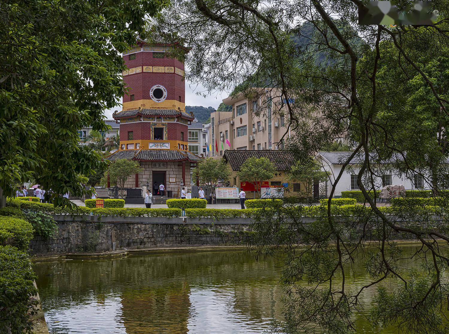 正义也许会迟到但绝不会缺席走近东兰魁星楼聊聊英雄拔哥