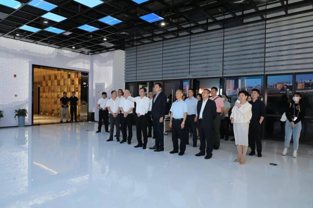 10月13日,台湾旺旺集团副董事长周锡玮率队来到与宝岛一水相隔的"浙江