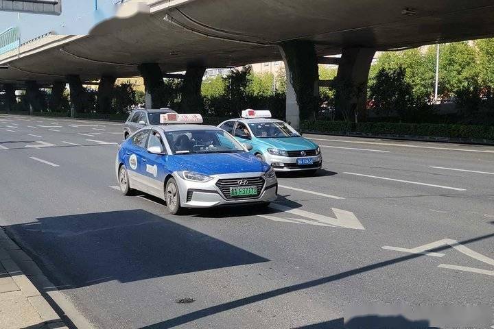 济南新能源出租车运价降低后,"份子钱"或也能跟着降