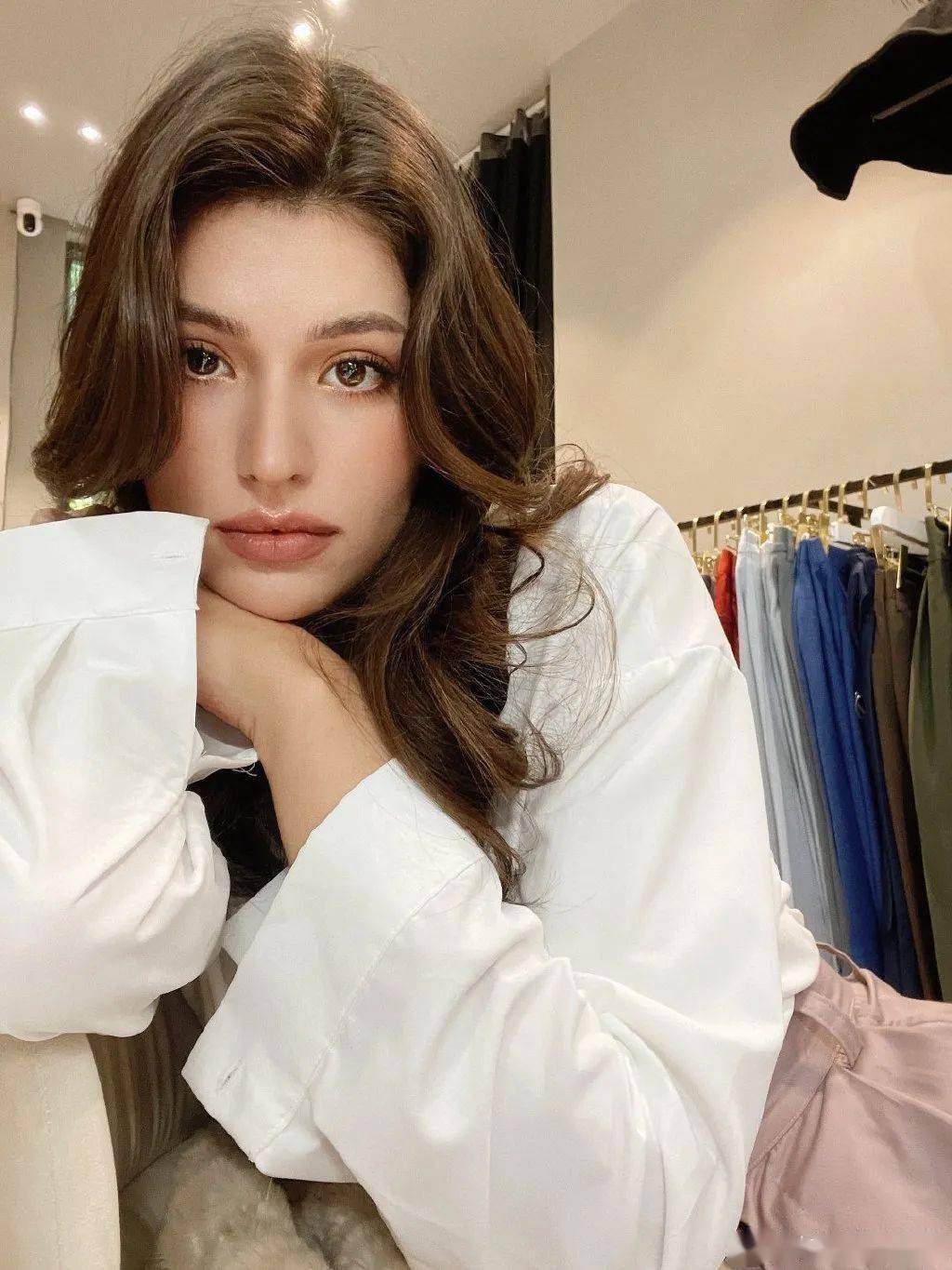 漫画脸顶级身材,看呆200w网友:老公…不对,老婆!_卡琳娜