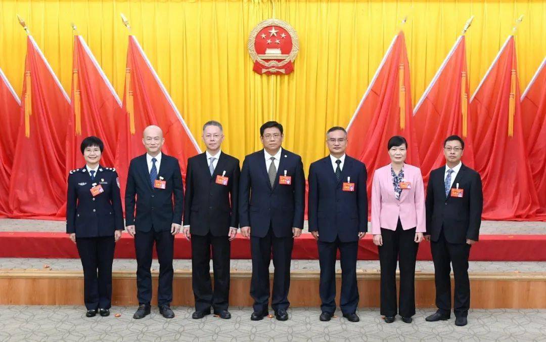 【聚焦崇左市"两会】谭燕玲当选崇左市第五届人大常委会主任,迟威