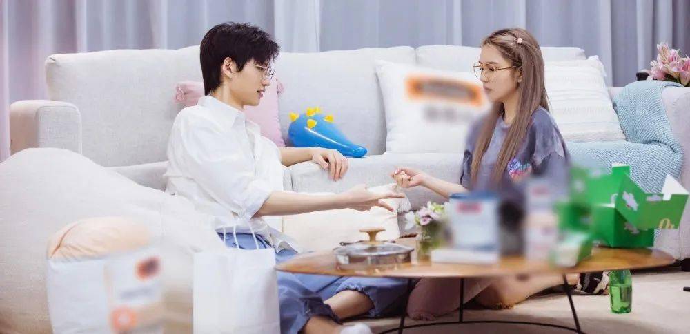 成功|周扬青相亲成功？与小6岁陈瑞丰低调撒糖，两人私下约会甜蜜用餐