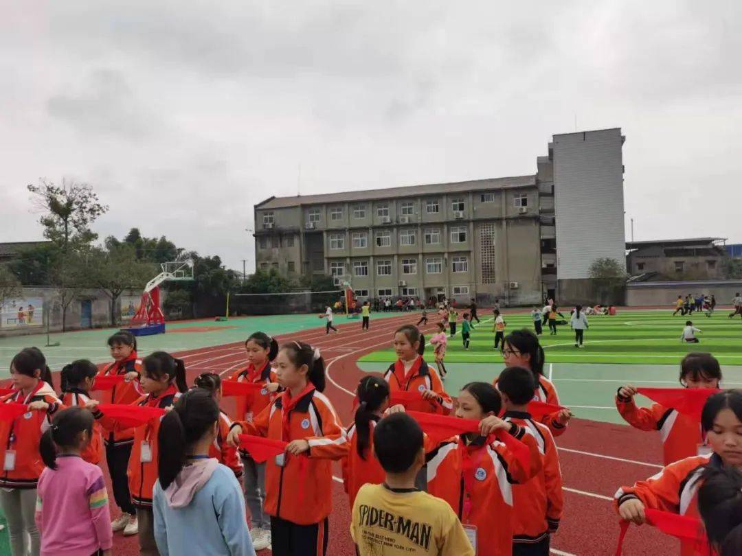 请党放心 强国有我|潼南区各级少先队庆祝建队72周年_朝阳小学